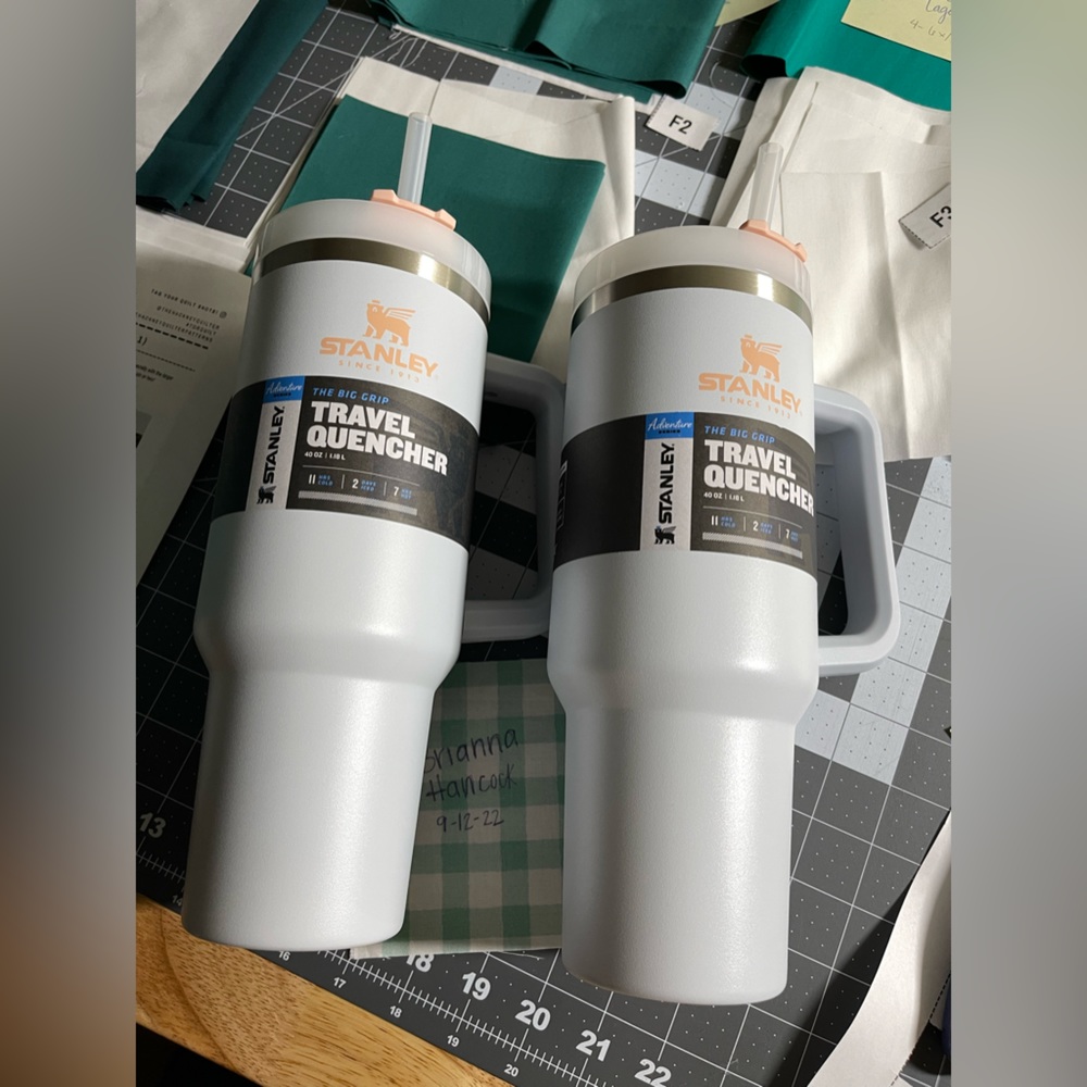 Cloud Stanley 40oz Quencher tumbler